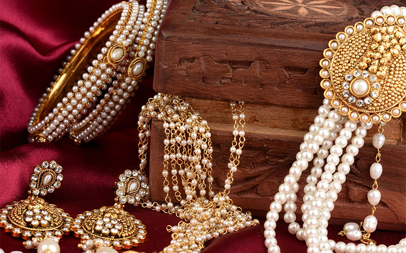 Indian-traditional-jewelry Indian-traditional-jewelry