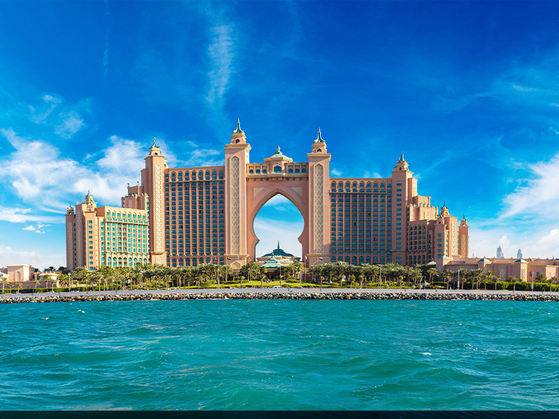 Atlantis-hotel--The-most-famous-hotel-in-the-Palm-Jumeirah-area-of-Dubai