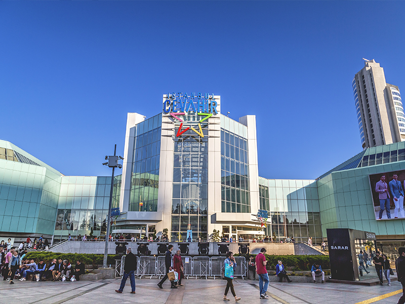 Turkish-shopping-malls-work-during-Ramadan