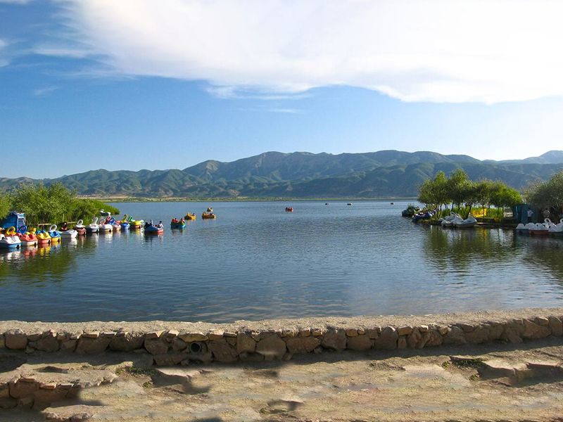 Zarivar Lake