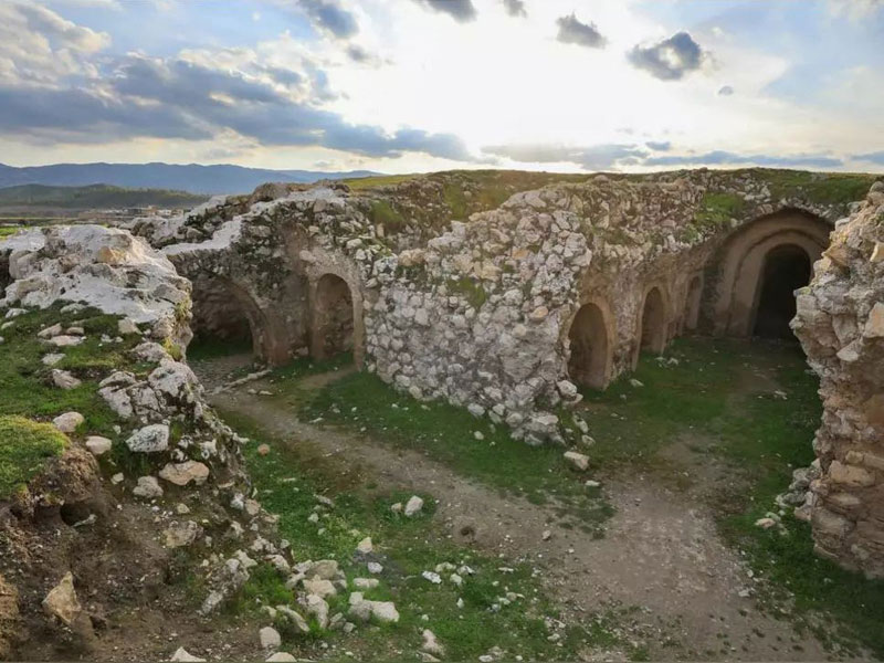 Structure and Architecture of Hezar Darb Castle