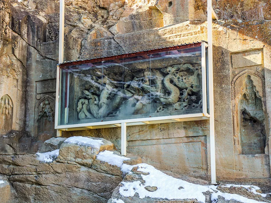 Dragon temple