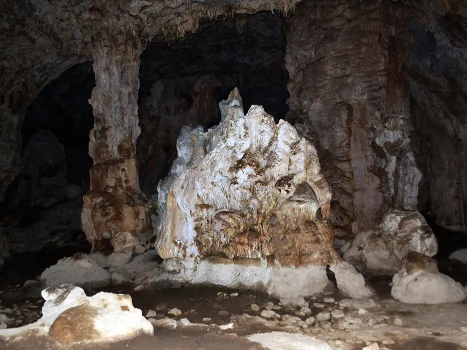 Shapur Cave