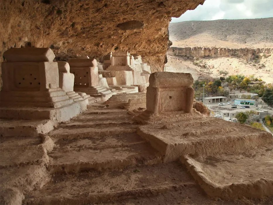 Haftad Molla Cemetery