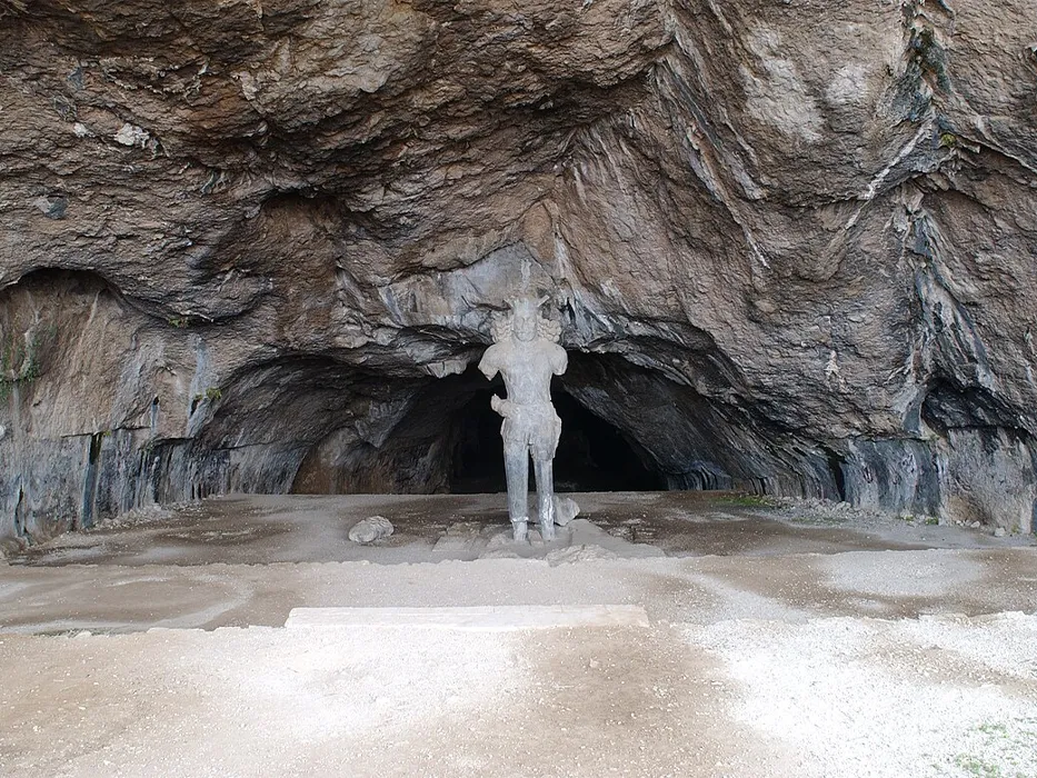 Shapur Cave