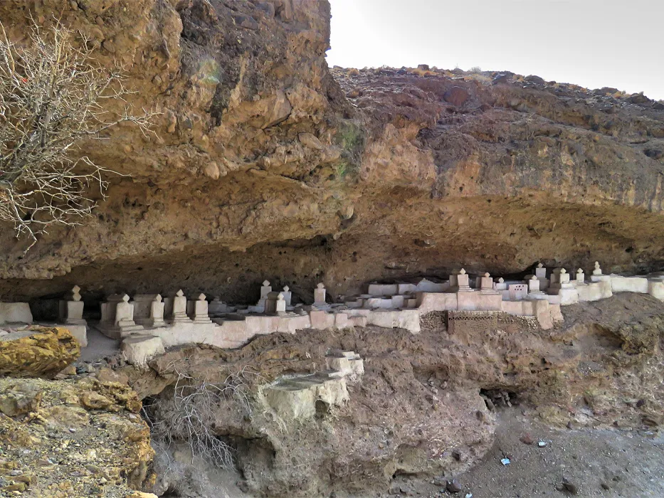 Haftad Molla Historical Cemetery