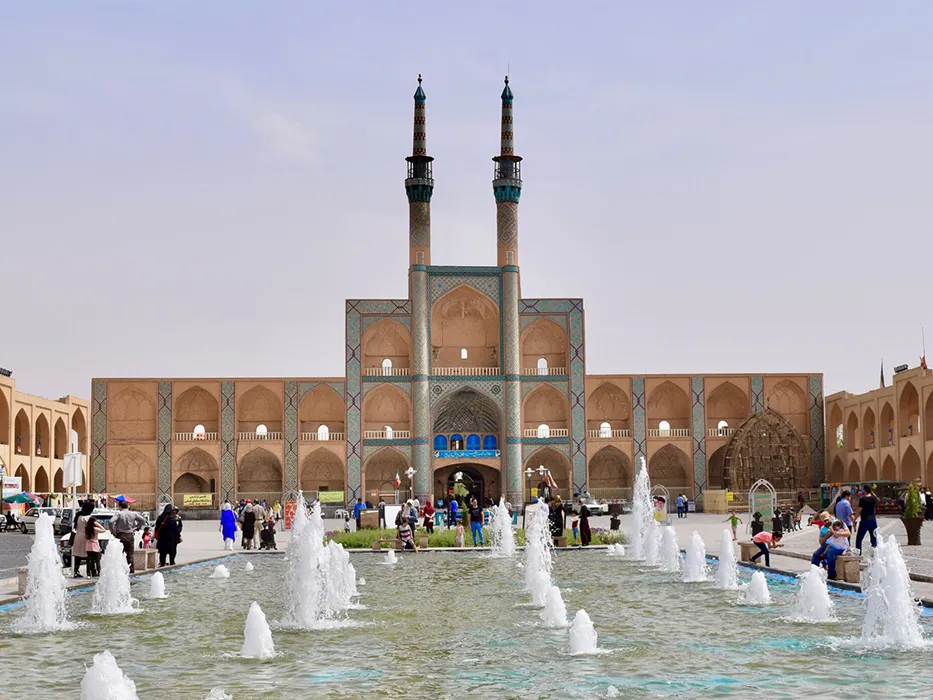 Amir Chakhmaq Square