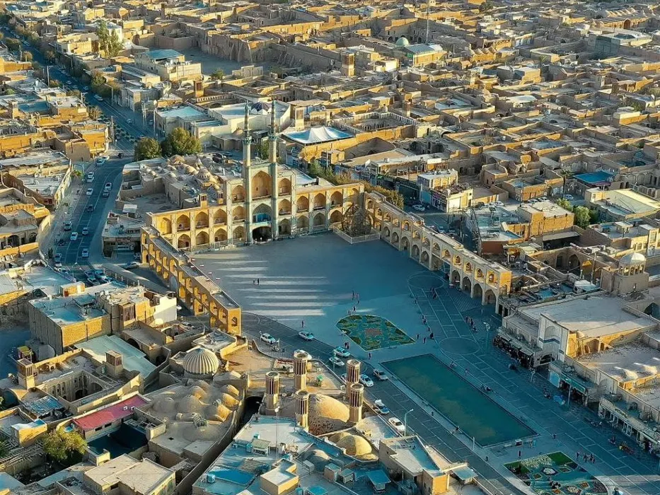 Amir Chakhmaq Square