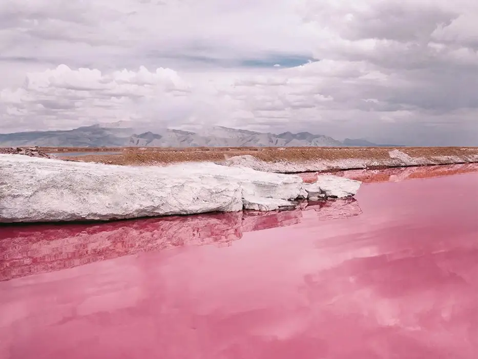 Lipar Lake in Chabahar -pink lake