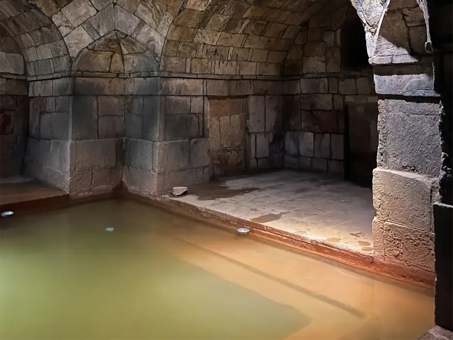 Vartun Hot Spring